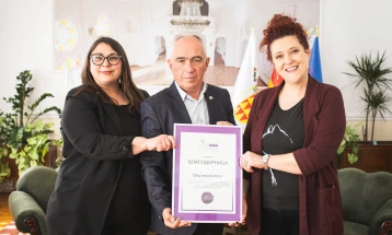 Средба на градоначалникот Тони Коњановски со Елена Димушевска од НМ „Глас против насилство“