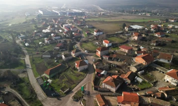 Влезот во велешкото село Караслари ќе се реконструира