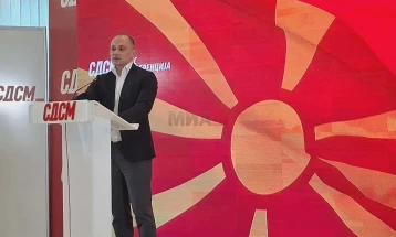 Филипче предлага намалување на ДДВ-то за горивата од 18 отсто на 5 проценти, намалување на акцизата за 4 денари и нула ДДВ за храната