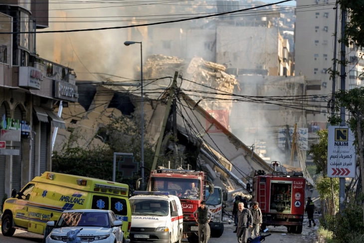Најмалку 20 загинати во израелски напади врз јужен Либан и предградијата на Бејрут