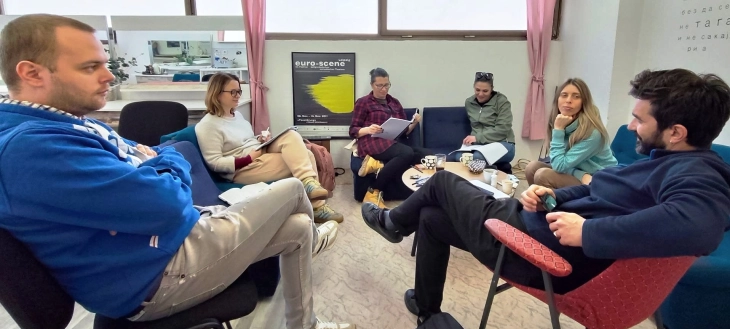 Во Прилепскиот театар се подготвува претставата „Саатот“