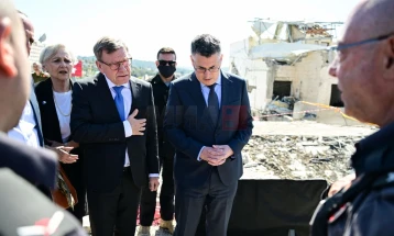 Вадефул морал да се засолни во бункер при ненајавената посета на Израел