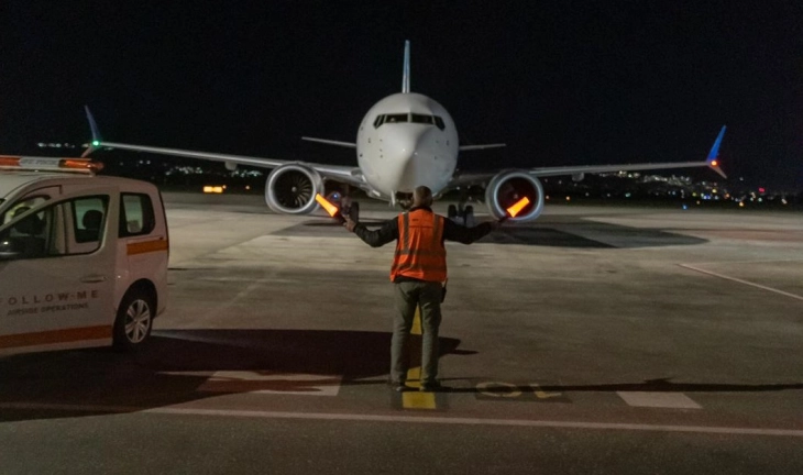 Grupi i dytë i shtetasve nga Maqedonia e Veriut të evakuuar nga EAB arriti në Shkup