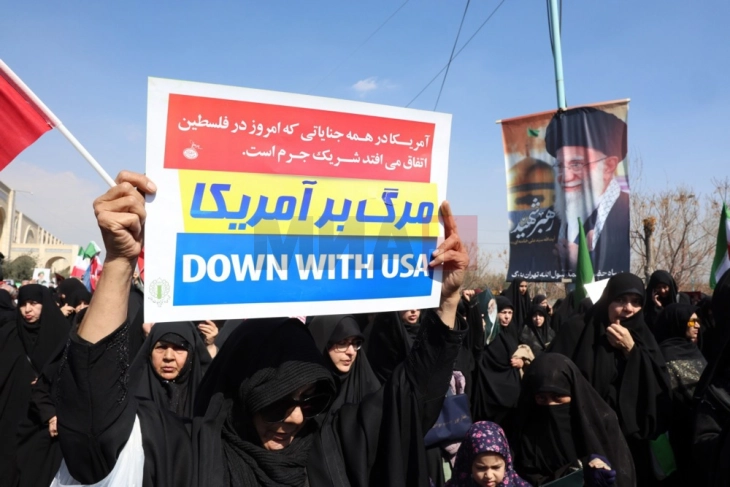 Иранската полиција со закани до демонстрантите: Нашите сили го држат прстот на чкрапалото