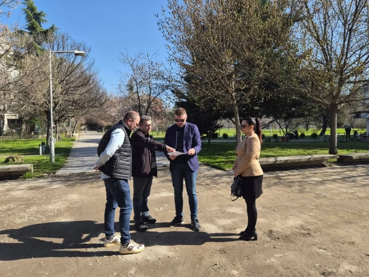 Се реконструираат јавните пешачки површини кај ТЦ „Три бисери“