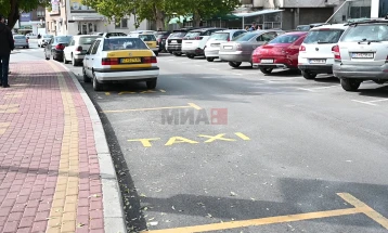 Штипските такси компании нема да ја зголемат цената на такси услугите, но бараат помош за набавка на нови електрични возила