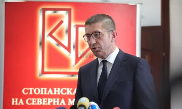 Mickoski: Qeveria mbetet e fokusuar në nevojat reale të qytetarëve dhe të shtetit, deklaratat e LSDM-së për migrantët janë difuze