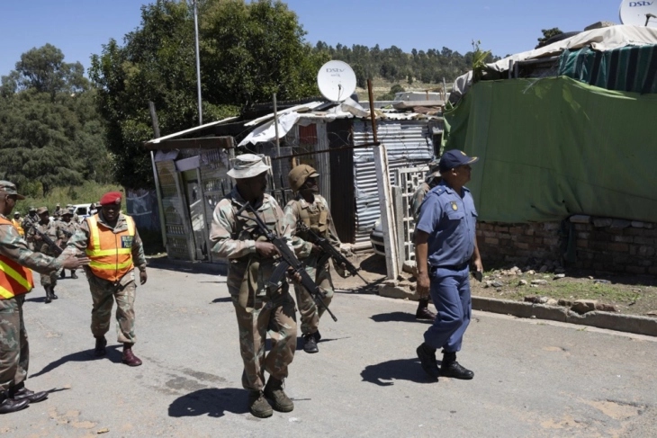 Јужна Африка распоредува војници на улиците на Јоханесбург за борба против организираниот криминал