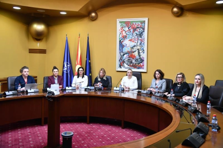 Seancë e Komisionit parlamentar për Mundësi të Barabarta të Grave dhe Burrave