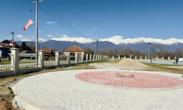 Се оформува паркот во Сиричино – градоначалникот на Општина Јегуновце изврши увид на динамиката на работите