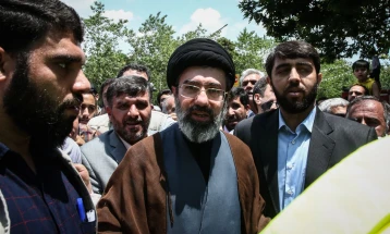 Lideri i ri suprem i Iranit, Moxhtaba Hamnei, premtoi hakmarrje për viktimat e luftës