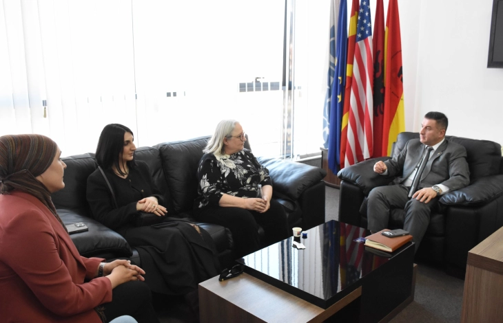 Përfaqësues nga Universiteti i Arizonës dhe të Organizatës Botërore për Migrim e vizituan Universitetin e Tetovës