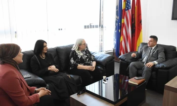 Përfaqësues nga Universiteti i Arizonës dhe të Organizatës Botërore për Migrim e vizituan Universitetin e Tetovës