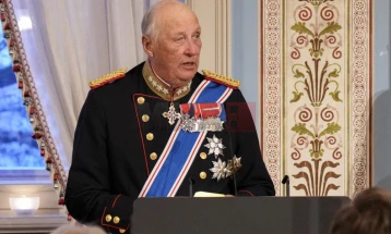 Норвешкиот крал Харалд им се врати на должностите по престојот во болница