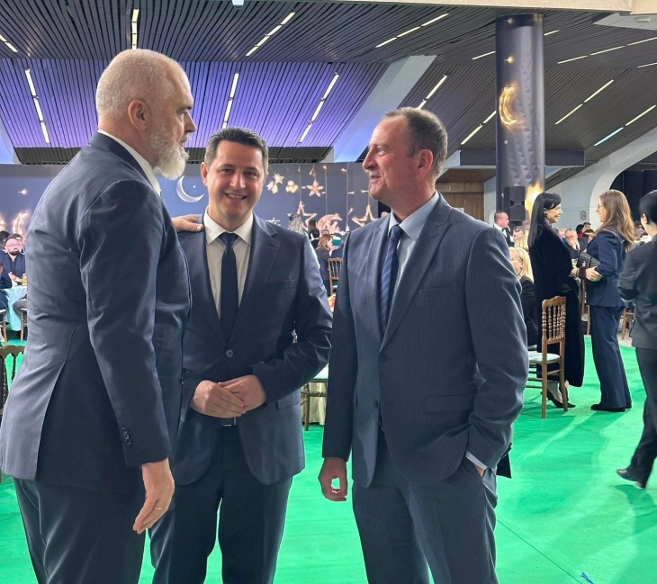 Taravari dhe Limani marrin pjesë në iftarin e organizuar nga Kryeministri i Shqipërisë, Edi Rama në Tiranë