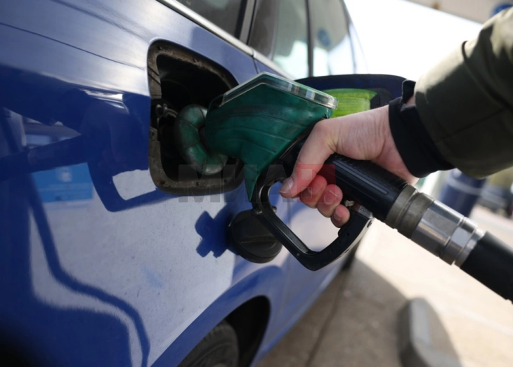 Цените на нафтата над 100 долари за првпат од август 2022 година