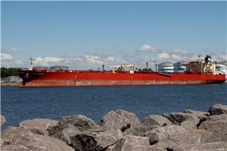 US allows temporary purchases of Russian oil stranded at sea