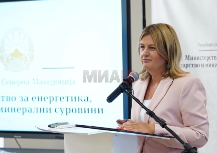 Bozhinovska dhe drejtori i SHA OKTA-Shkup do të informojnë për furnizimin dhe çmimet e derivateve të naftës