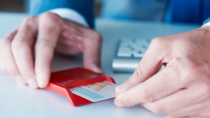 Македонските граѓани сè повеќе ги користат услугите на е-влада, но сè уште сме далеку под просекот во ЕУ