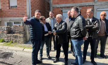 Valbon Limani promovoi fillimin e punimeve në dy rrugë