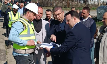 Премеиерот Мицкоски и министерот Николоски во Кочани: Запонуваат три нови инфраструктурни проекти