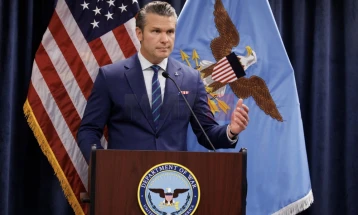 Хегсет: Иранскиот врховен лидер е ранет и веројатно обезличен