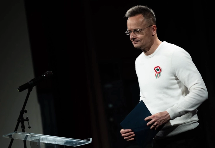 Сијарто: Унгарија нема да купува поскапа нафта по диктат на Украина