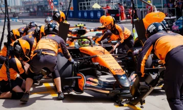 Возачите на Мекларен, Норис и Пјастри, не успеаја да ја започнат Големата награда на Кина во Формула 1