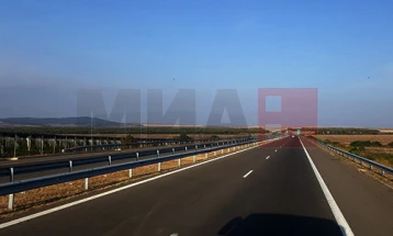 Komunikacioni në rrugët e vendit po zhvillohet pa pengesa, nëpër rrugë kryesisht të thata