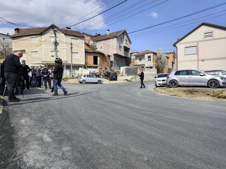 Asfaltohet rruga në Banjicë të Poshtme të Gostivarit