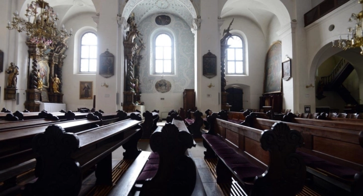 Продолжува падот на членството во германските христијански цркви, повеќе од 600.000 верници заминале лани