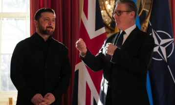 Zelenski u ka bërë thirrje Trampit dhe Starmerit të takohen për t'i përmirësuar raportet