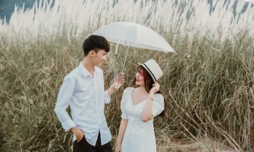 Универзитет во Кина: Студентите да „уживаат во романтика“ за време на пролетниот распуст