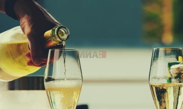 Истражување: Сè помалку студенти пијат алкохол, но ризичното однесување е во пораст