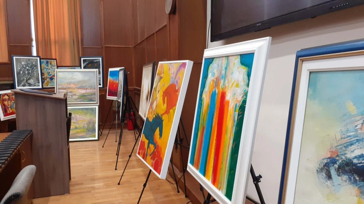 Триесет уметнички дела донирани на Клиниката за гастроентерохепатологија