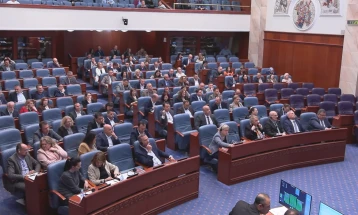 Собранието поддржа измените на законите за пензиите и за номинирање стратешки партнер за проектот за коридорите 8 и 10 д да се носат по скратена постапка