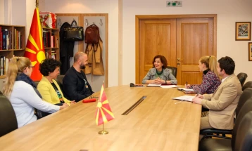 Средба на претседателката Сиљановска-Давкова со членови на спелеонуркачкиот клуб „Врело“