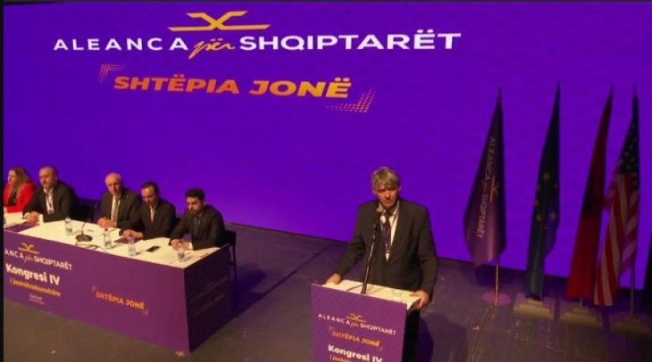 Зијадин Села реагира на судска одлука со која раководењето со АА му е доделено на Арбен Таравари