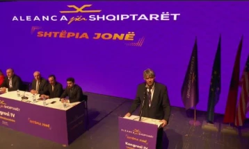 Зијадин Села реагира на судска одлука со која раководењето со АА му е доделено на Арбен Таравари