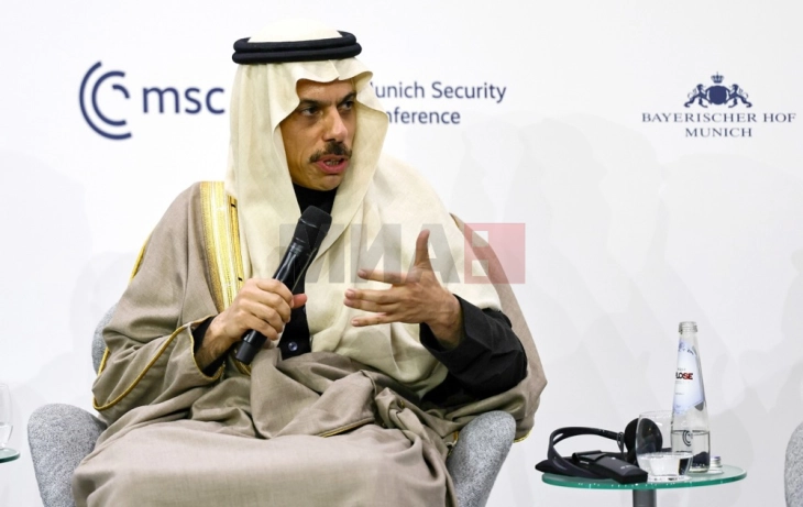 Саудискиот министер за надворешни работи истакна дека Иран мора да ги запре нападите врз заливските држави