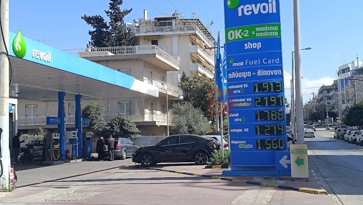 Штрајк на неопределено време почнаа бензинските пумпи на грчкиот остров Лезбос