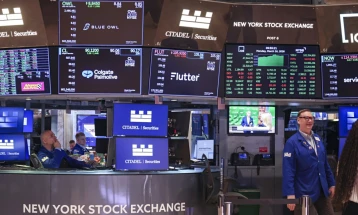 Çmimet e naftës janë rritur në 114 dollarë për fuçi, gazi është shtrenjtuar për 30 për qind, indekset evropiane në rënie