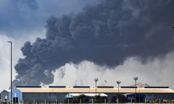 ОАЕ известува за нови ирански напади со дронови и ракети, сирени во Бахреин