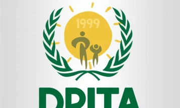 Хуманитарното друштво „Дрита“ подели помош за 56 деца без родители во дебарскиот регион