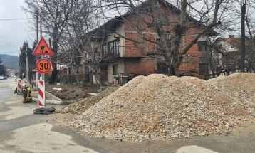 Во завршна фаза реконструкцијата на тротоарите на улицата „Задарска“ во Берово