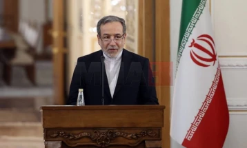 Irani i paralajmëron aleatët e ShBA-së për bllokadën e Ngushticës së Hormuzit