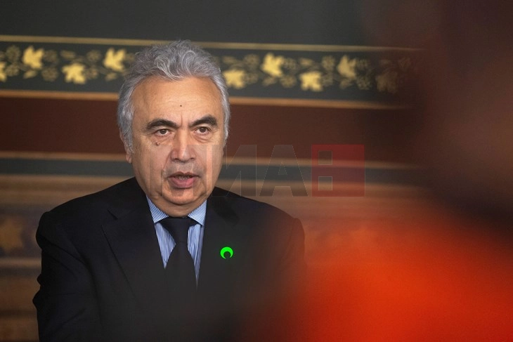 Biroll: ANEB-i është konsultuar me vendet anëtare për lirimin e rezervave strategjike të naftës