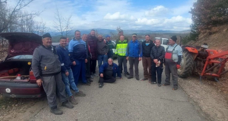 Жители од четири делчевски села во заедничка акција го исчистија патот Очипала–Драмче–Вртиславци–Селник