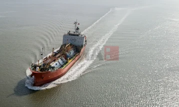 Dy tankerë me gaz të lëngshëm me flamur indian kaluan nëpër Ngushticën e Hormuzit