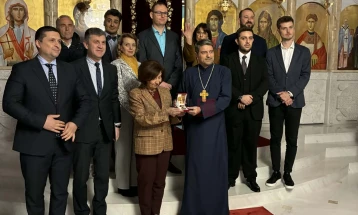 Сиљановска-Давкова во посета црквата „Света Злата Мегленска“ во Загреб: Хрватско-македонските односи се инспирација за регионот